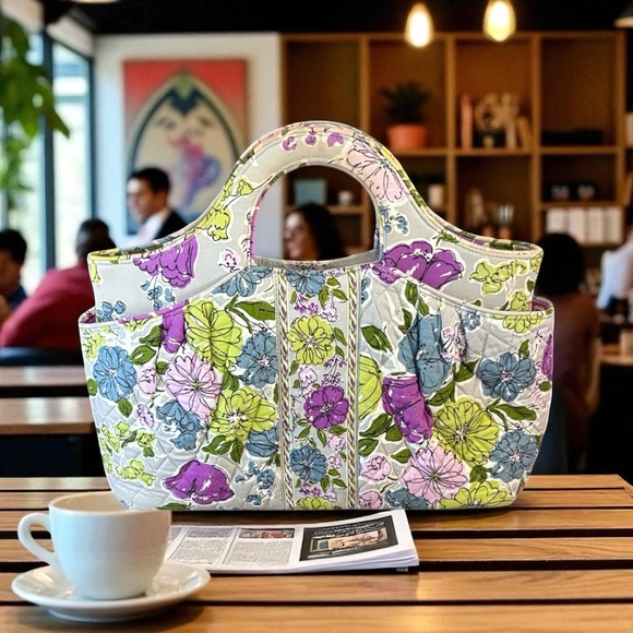 Vera Bradley tote bag watercolor print retired bag - Picture 1 of 4